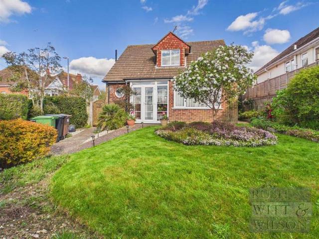Bungalow for sale in Old Town, Heathlands