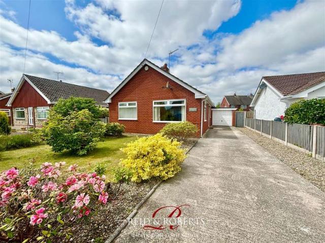 Bungalow for sale in Wrexham, Rhosnesni