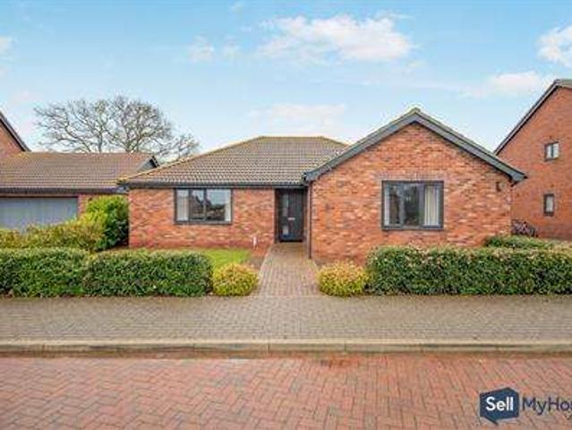 Bungalow for sale in Chelmondiston, Suffolk