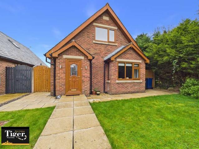 Bungalow for sale in Longton, Firbank