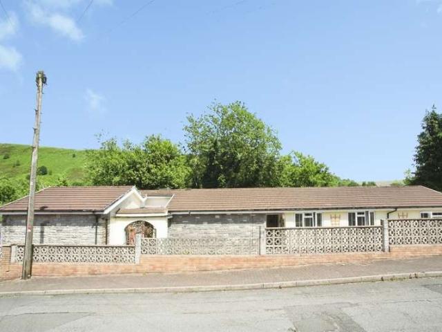 Bungalow for sale in Pontygwaith, Wales