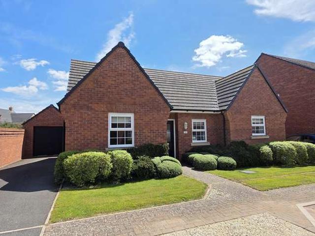 Bungalow for sale in Alderminster, Warwickshire