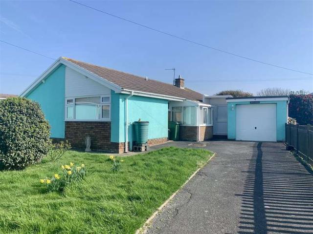 Bungalow for sale in Llanon, Wales