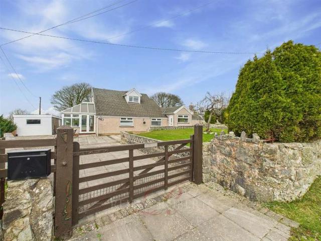 Bungalow for sale in Holywell