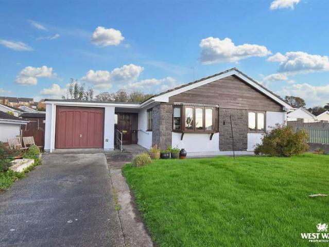 Bungalow for sale in Monkton, Pembroke