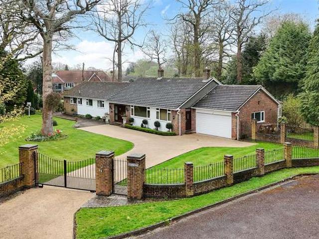 Bungalow for sale in Kingswood Warren, Red Hill