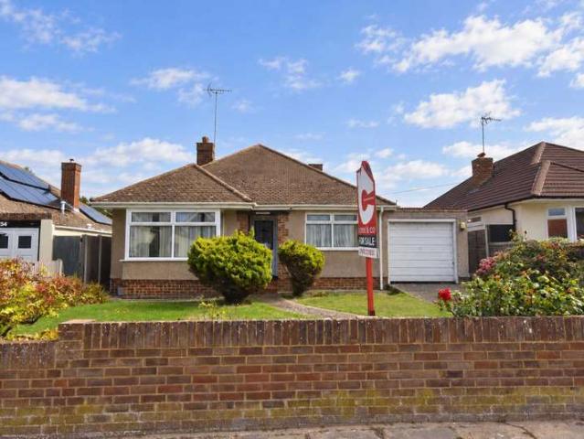 Bungalow for sale in Acol, Kent