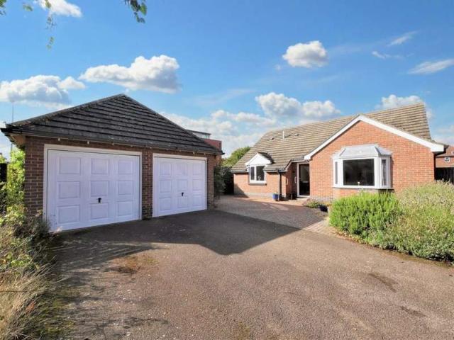 Bungalow for sale in Eastbridge, Suffolk