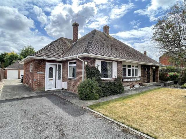 Bungalow for sale in Durrington, Wiltshire
