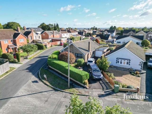 Bungalow for sale in Pavenhill, Purton