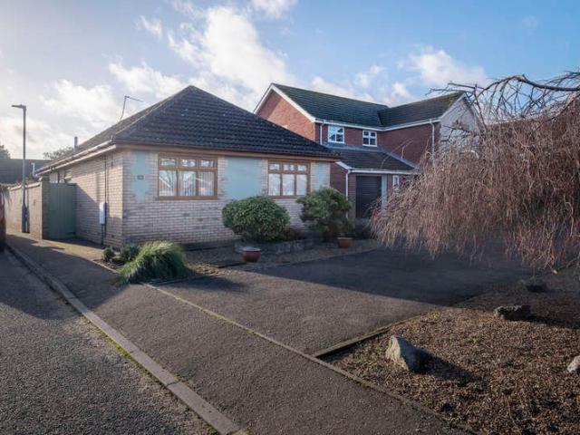 Bungalow for sale in Stokesby, Norfolk