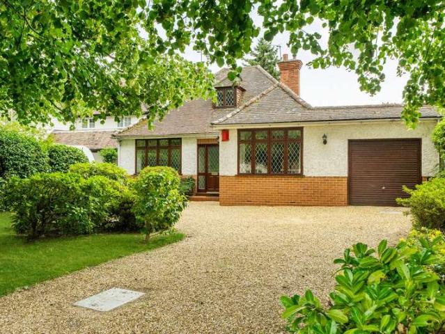 Bungalow for sale in Emmbrook, Wokingham