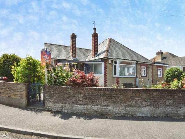 Bungalow for rent in Chilton, Acol