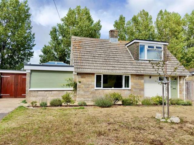 Bungalow for sale in Freshwater, Isle Of Wight