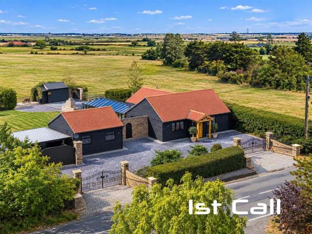 Bungalow for sale in Ashingdon, Barling
