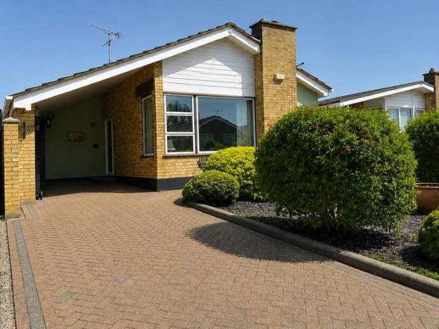Bungalow for sale in Alton Barnes, Essex