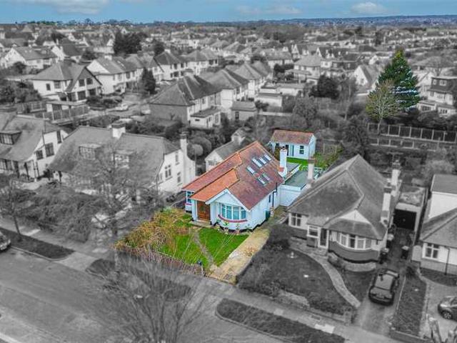 Bungalow for sale in Alton Barnes, Essex