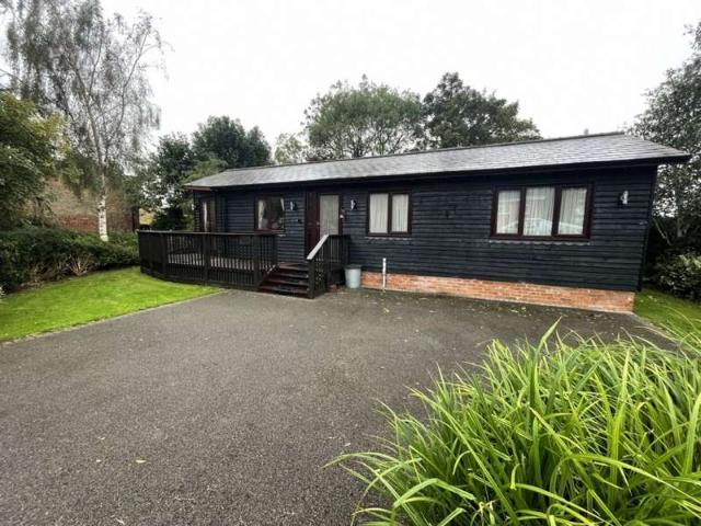 Bungalow for rent in East Huntspill, Somerset