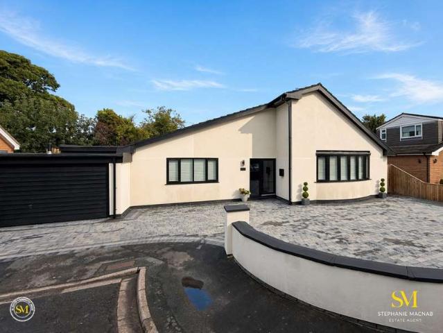 Bungalow for sale in Little Altcar, Sefton