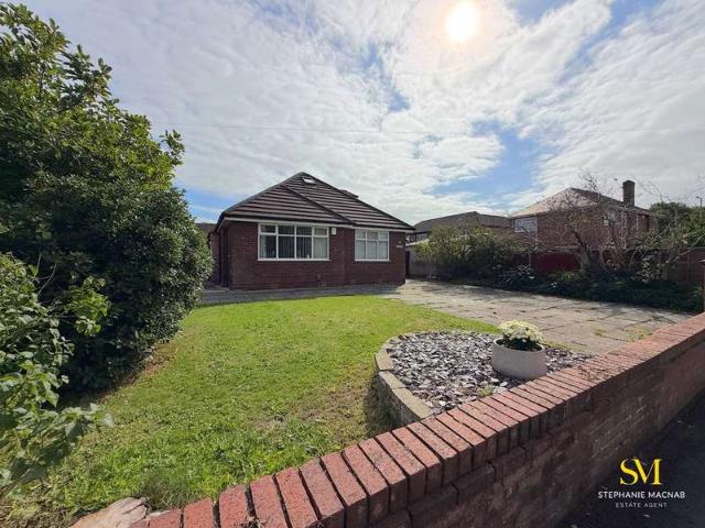 Bungalow for sale in Little Altcar, Sefton