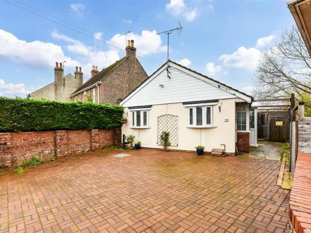 Bungalow for sale in Littlecote, West Sussex