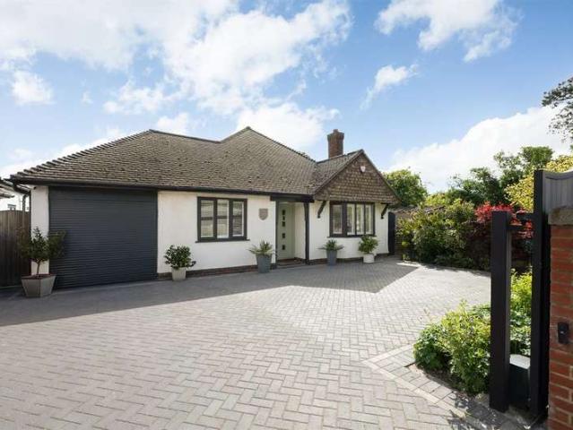 Bungalow for sale in Millmead, Acol