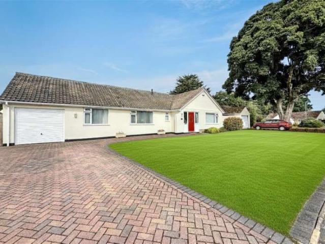 Bungalow for sale in Tricketts Cross, Ferndown