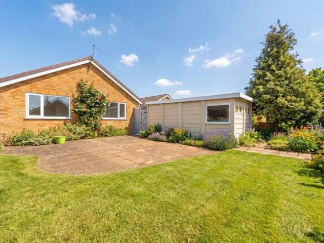 Bungalow for rent in Waddington, North Kesteven