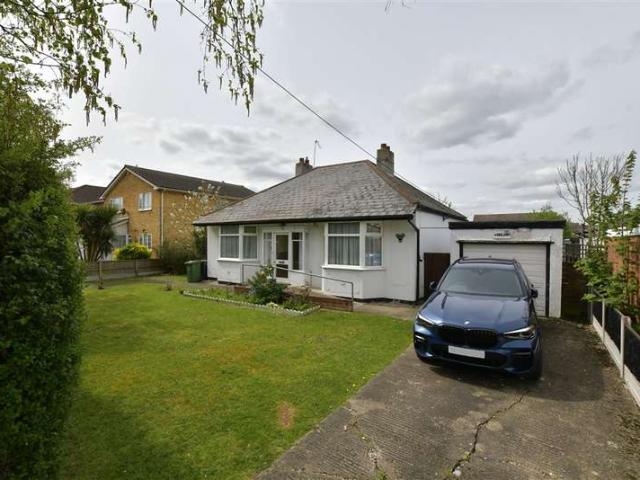 Bungalow for sale in Laindon, Essex