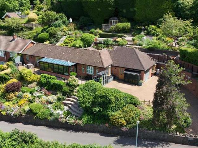 Bungalow for sale in Forthampton, Worcestershire