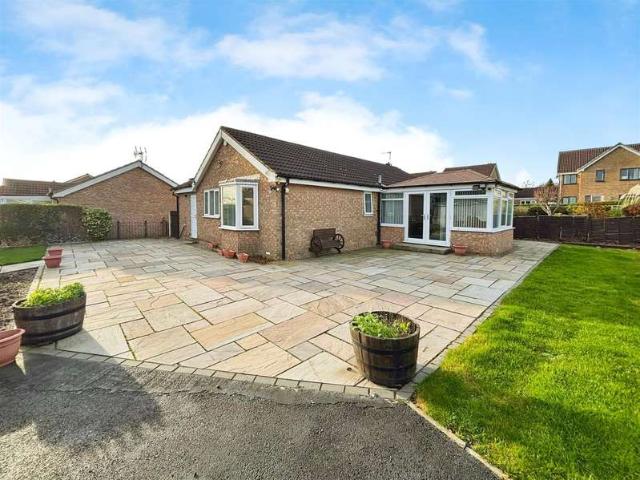 Bungalow for sale in Low Moor, West Yorkshire