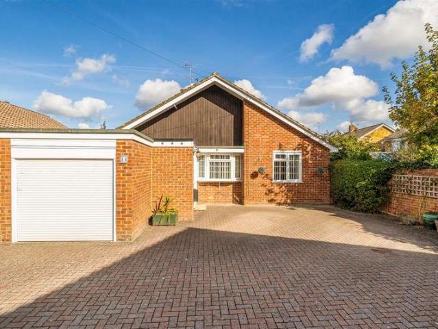 Bungalow for sale in Emmer Green, Reading