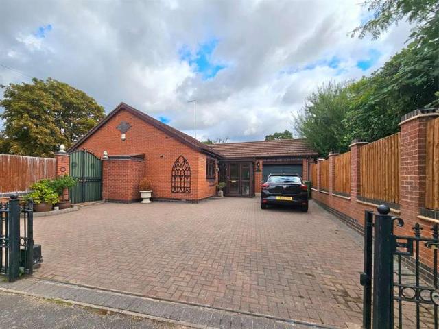 Bungalow for sale in Olton, West Midlands