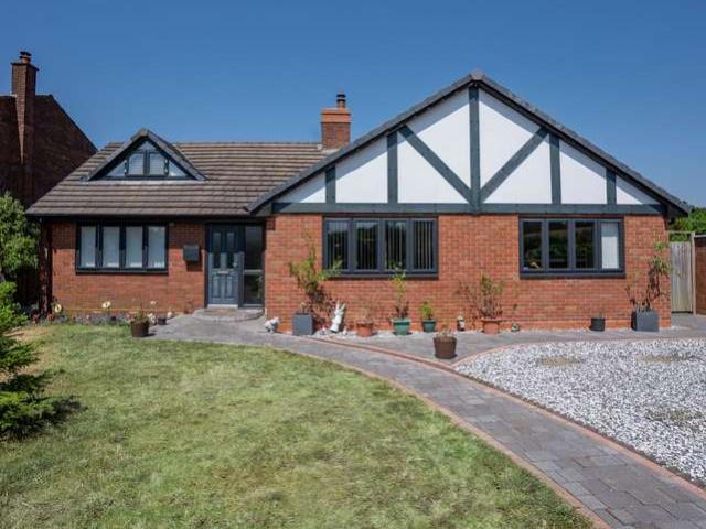 Bungalow for sale in Crookhill, Worcestershire