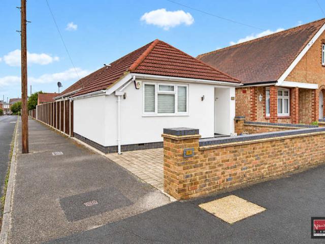 Bungalow for sale in Ashford, Spelthorne