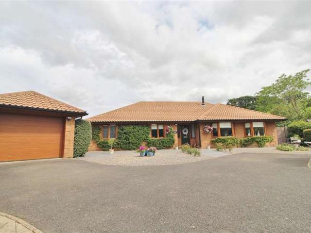 Bungalow for sale in Barholm, Lincolnshire