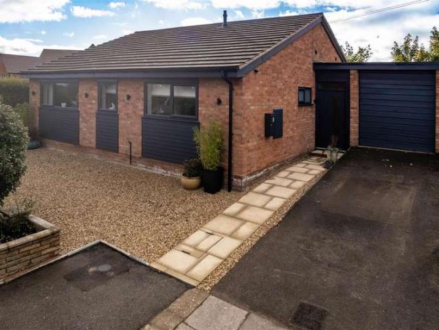 Bungalow for sale in Barnard's Green, Malvern Hills