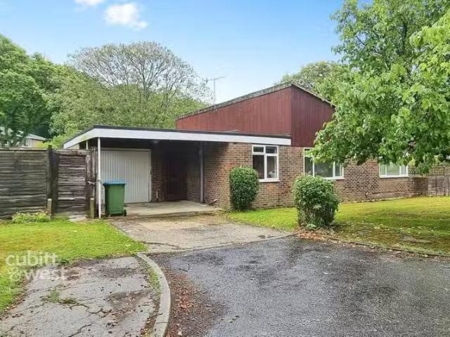 House for rent in Littlecote, West Sussex