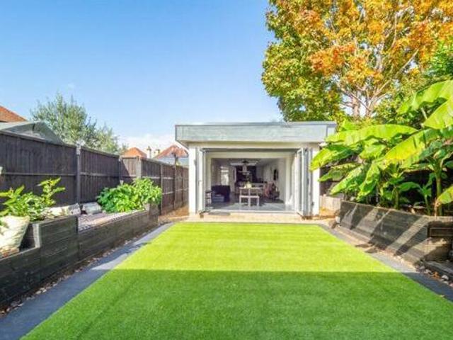 House for rent in Surrey