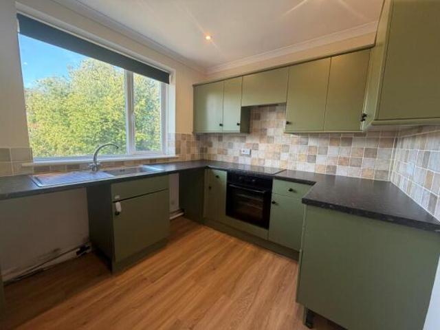Bungalow for rent in Elms Vale, Ash