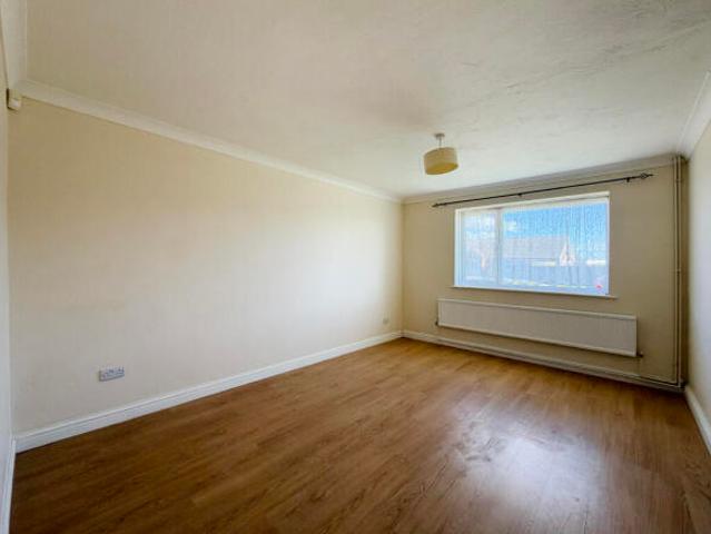 Bungalow for rent in Capel-le-Ferne, Dover