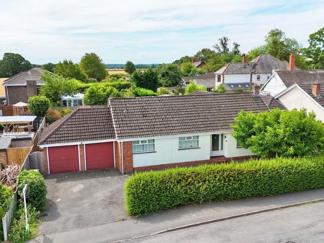 Bungalow for sale in Newhall