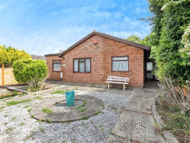 Bungalow for sale in Fenny Stratford, Milton Keynes