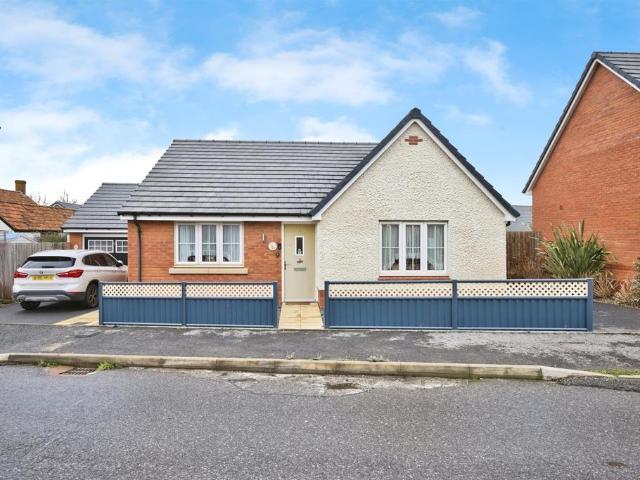 Bungalow for sale in Glastonbury, Somerset