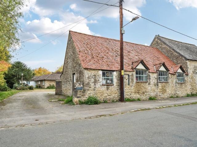 Bungalow for sale in Henwood, Dromore