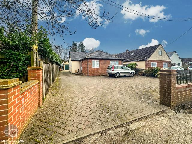 Bungalow for sale in Fordham Heath, Essex