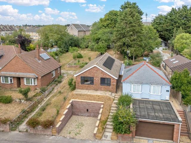 Bungalow for sale in Woodditton, Barway