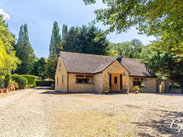 Bungalow for sale in Pamington, Gloucestershire