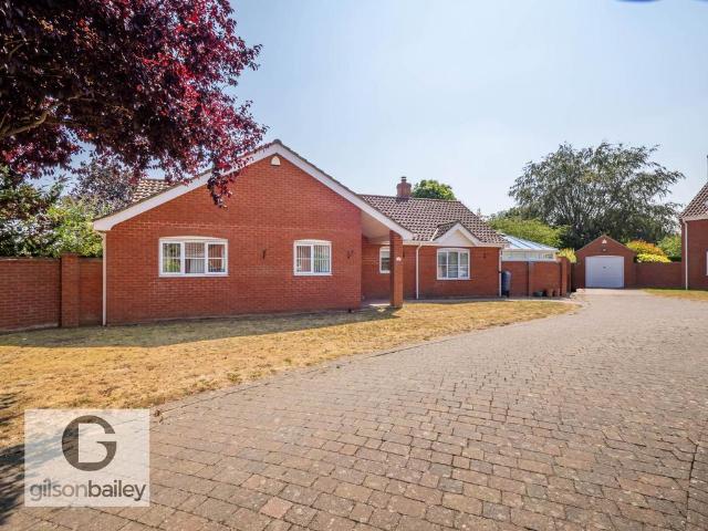 Bungalow for sale in Lingwood and Burlingham, Crostwick