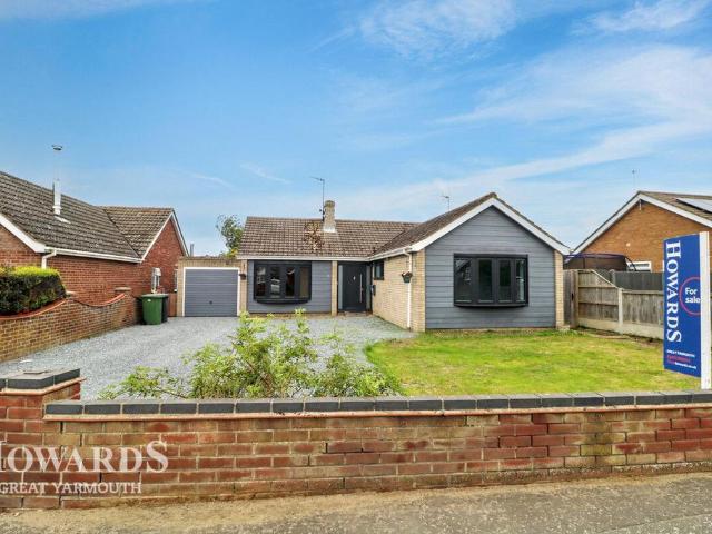Bungalow for sale in Stokesby, Norfolk
